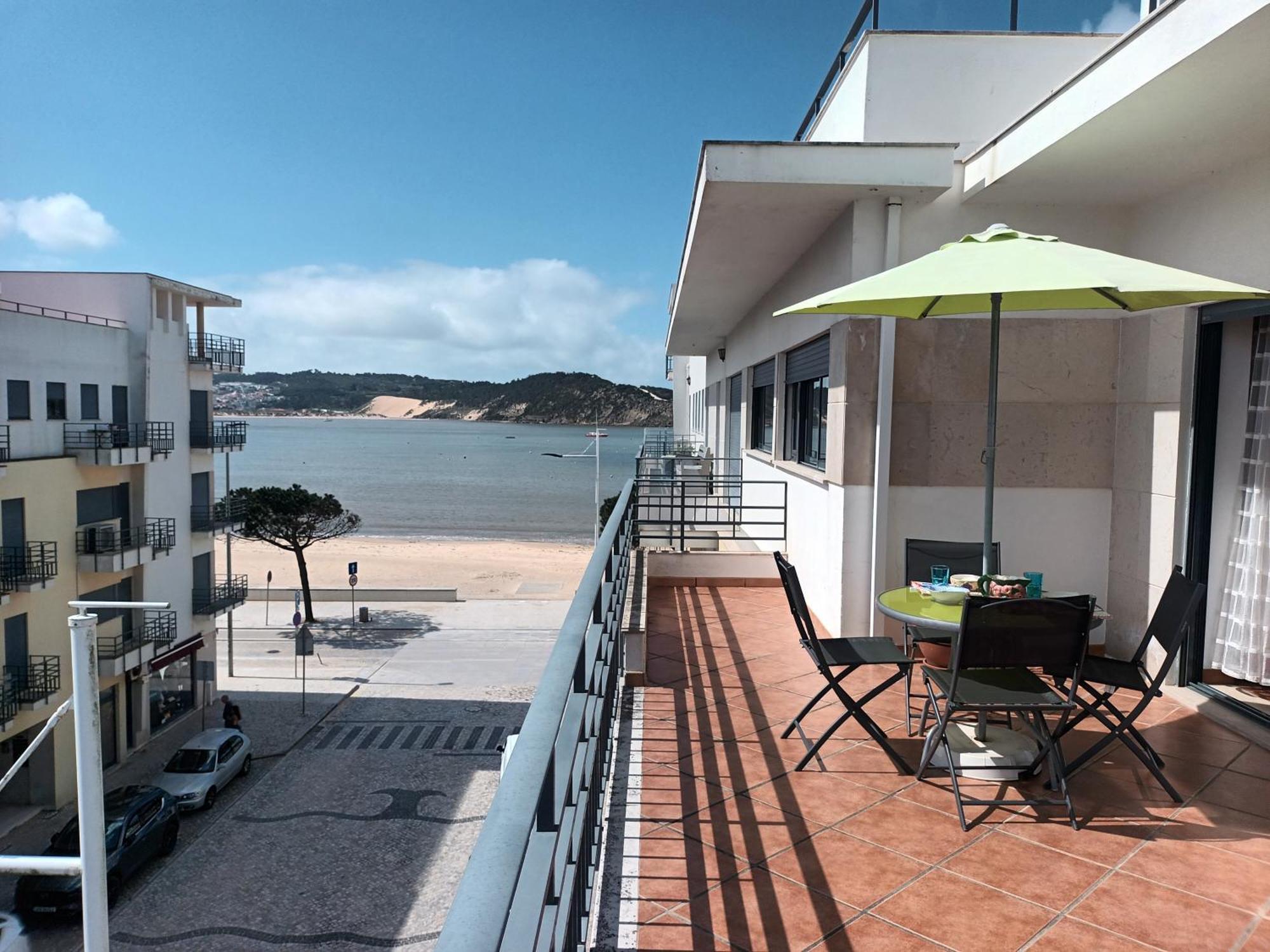 Terraco Da Baia Lejlighed São Martinho do Porto Eksteriør billede